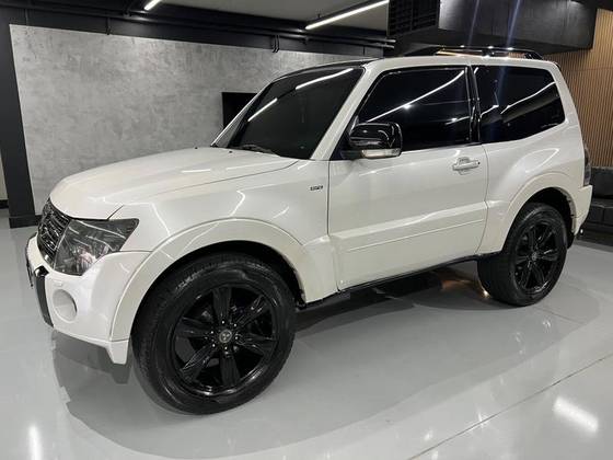 MITSUBISHI PAJERO FULL 3.8 HPE 4X4 V6 24V GASOLINA 4P AUTOMÁTICO